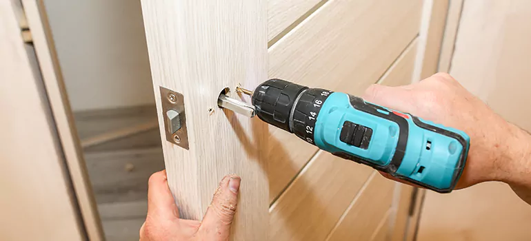 Old Door Knob Repair in Miami, FL